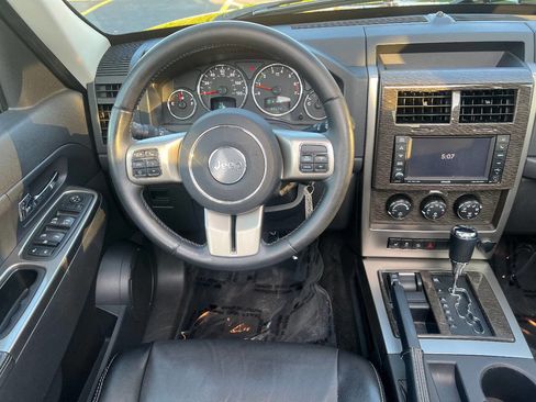 Used 2012 Jeep Liberty Limited Jet w/ Comfort/Convenience Group image 30