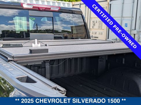Used 2025 Chevrolet Silverado 1500 High Country w/ Midnight Edition AWD/4WD image 17