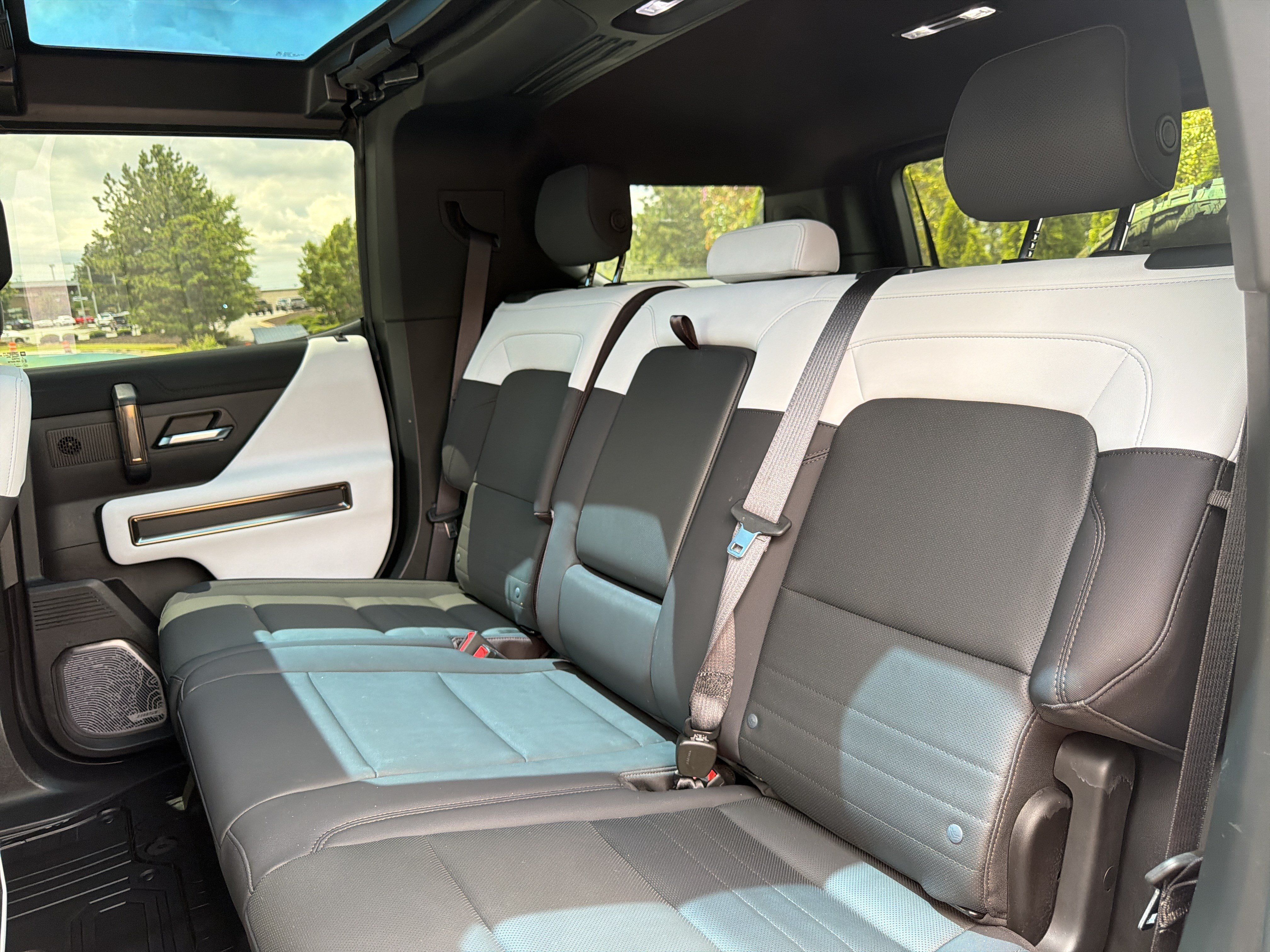 Used 2024 GMC Hummer EV 3X w/ LPO, Illumination Package AWD/4WD image 9