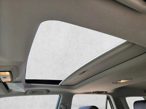 Used 2011 Toyota 4Runner Limited image 19