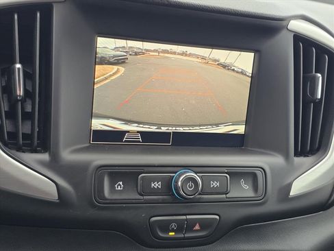 Used 2024 GMC Terrain SLE image 18