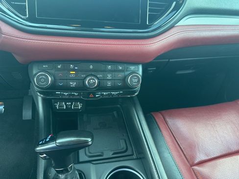 Used 2022 Dodge Durango R/T w/ Blacktop Package image 17