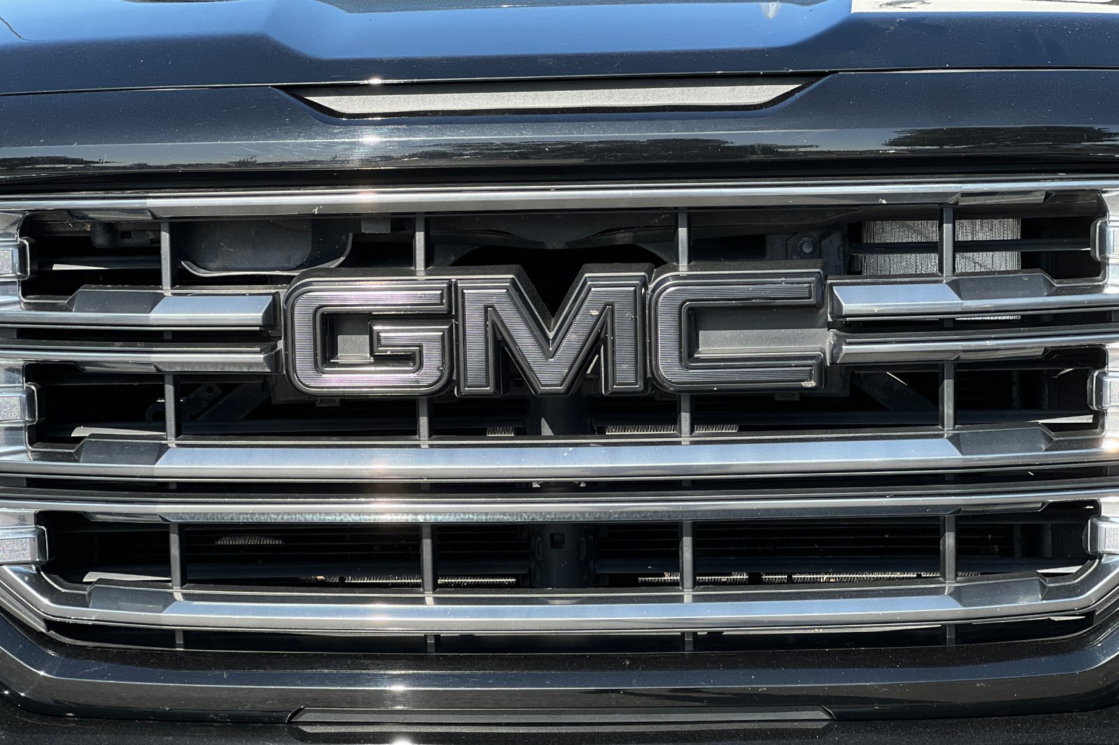 Used 2018 GMC Sierra 1500 SLT w/ All Terrain Package AWD/4WD image 42