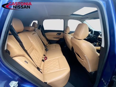 Used 2023 Nissan Rogue Platinum w/ Platinum Premium Package image 37