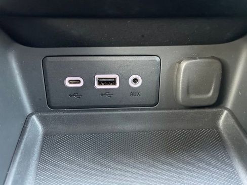 Used 2024 GMC Terrain SLE w/ Driver Convenience Package image 24