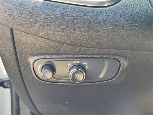 Used 2024 Chevrolet Equinox LT image 25