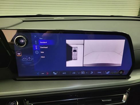 New 2026 Chevrolet Traverse LT w/ Driver Confidence Package image 9