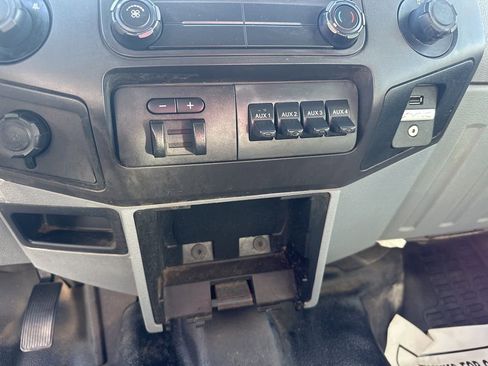 Used 2016 Ford F550 4x4 Crew Cab Super Duty image 18