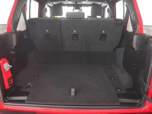 Used 2025 Jeep Wrangler Unlimited Sahara w/ Safety Group image 27