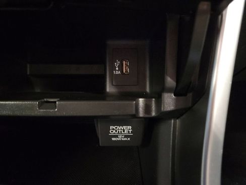 Used 2017 Honda Accord Hybrid Sedan image 16