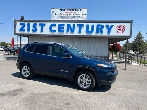 Used 2018 Jeep Cherokee Latitude AWD/4WD image 1