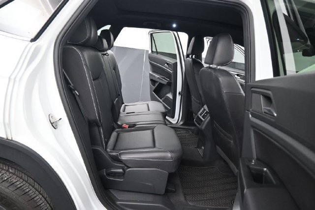 Used 2020 Volkswagen Atlas Cross Sport SE w/ Panoramic Sunroof Package AWD/4WD image 44