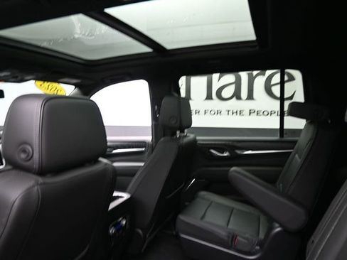 Used 2023 GMC Yukon XL Denali AWD/4WD image 24