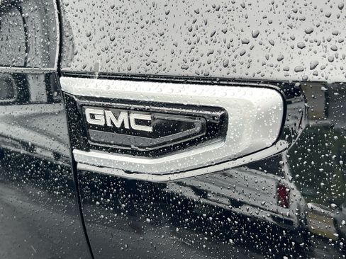Used 2024 GMC Yukon XL Denali w/ Advanced Technology Package AWD/4WD image 10