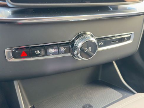 New 2026 Volvo XC90 B6 Plus w/ Protection Package Premier image 17