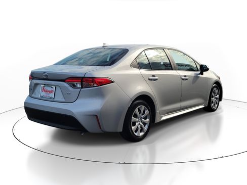 Used 2024 Toyota Corolla LE FWD image 4