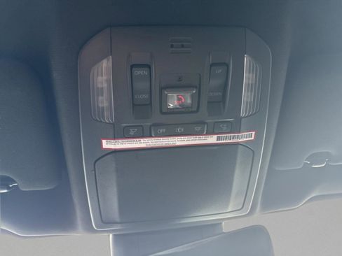 Used 2021 Toyota Highlander XSE image 24