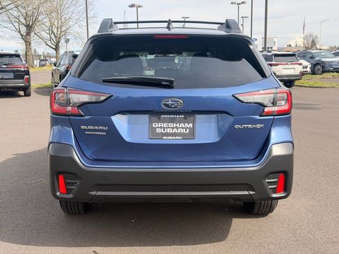 Used 2021 Subaru Outback Premium image 6