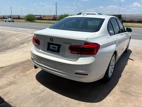 Used 2017 BMW 320i Sedan RWD image 21