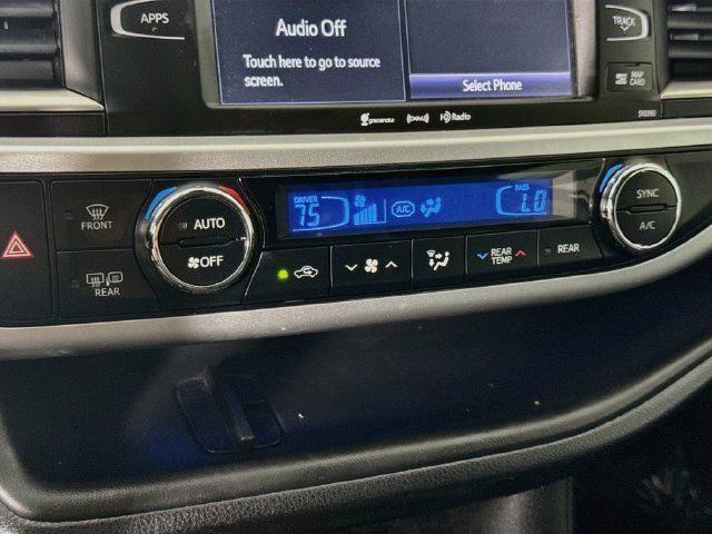 Certified 2019 Toyota Highlander SE w/ Nightshade Edition FWD image 17