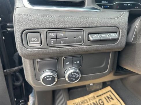 Used 2022 GMC Yukon Denali RWD image 17