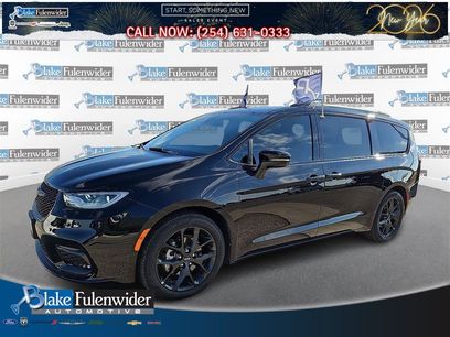 Used 2024 Chrysler Pacifica Limited w/ S Appearance Package