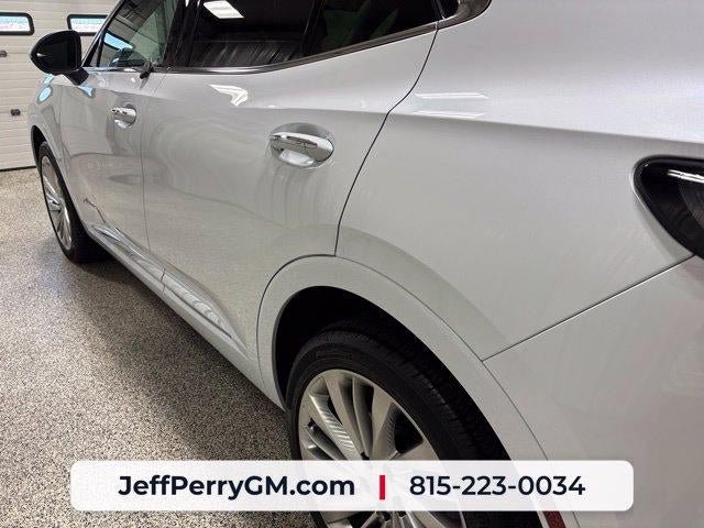 Used 2025 Buick Envision Avenir AWD/4WD image 10