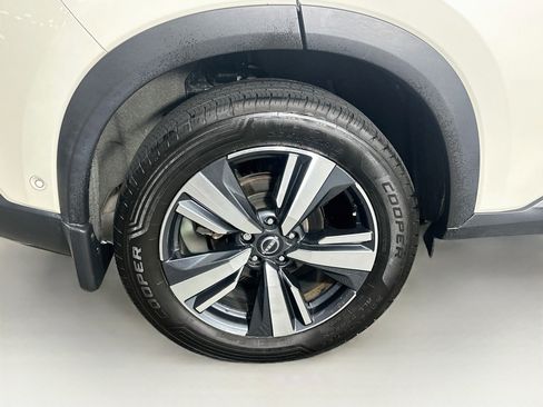 Used 2023 Nissan Rogue SL w/ SL Premium Package FWD image 11