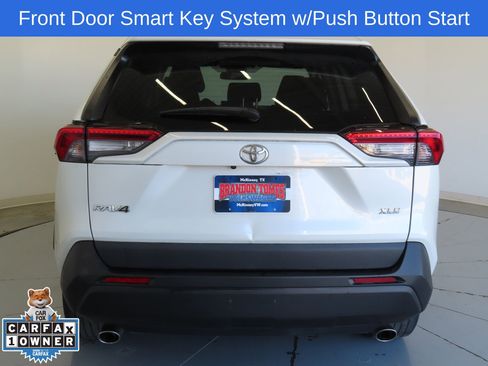 Used 2022 Toyota RAV4 XLE Premium image 5