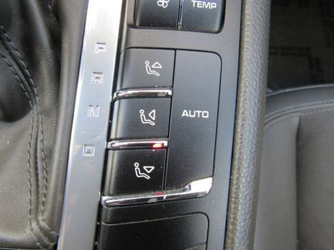 Used 2018 Porsche Macan image 53