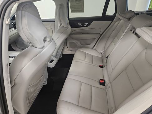 Used 2023 Volvo V60 B5 Cross Country Plus w/ Climate Package image 11