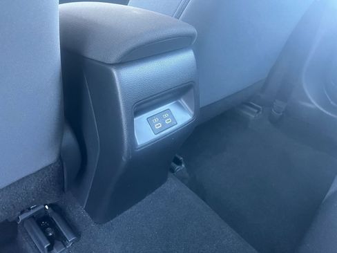 Used 2025 Toyota Corolla LE FWD image 22