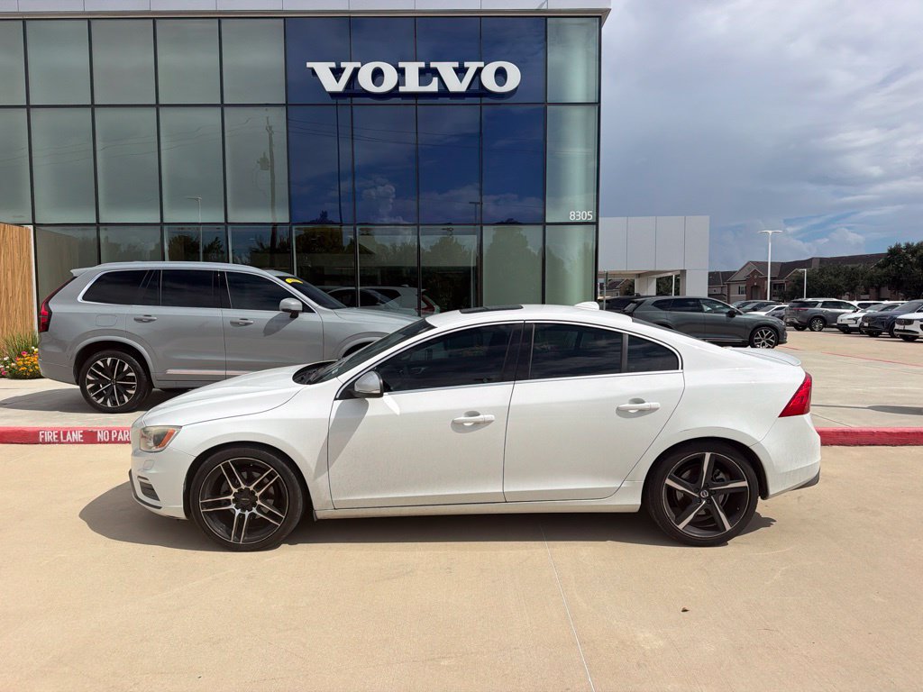 Used 2016 Volvo S60 T5 R-Design FWD image 1
