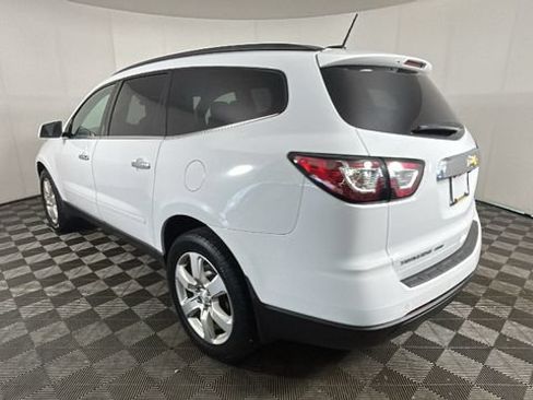 Used 2017 Chevrolet Traverse LT w/ Style and Technology Package AWD/4WD image 4