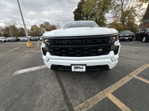 Used 2022 Chevrolet Silverado 1500 Custom image 32