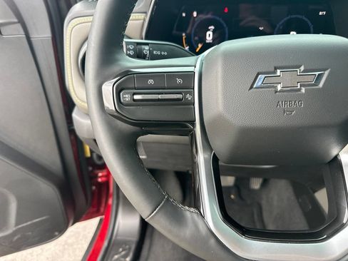 Used 2026 Chevrolet Colorado ZR2 w/ Technology Package AWD/4WD image 15