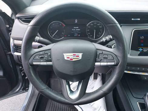 Used 2023 Cadillac XT4 Sport w/ Cold Weather Package AWD/4WD image 17