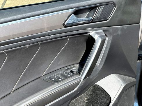 Certified 2023 Volkswagen Tiguan SE R-Line FWD image 12