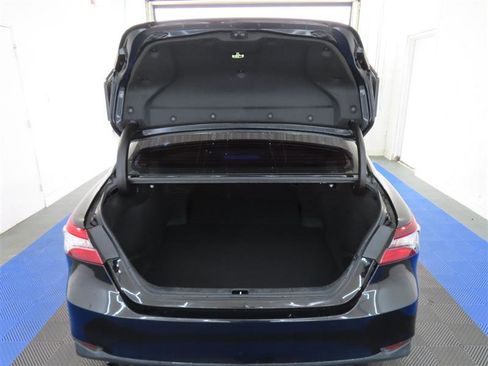 Used 2021 Toyota Camry LE image 12