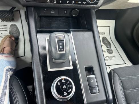 Used 2022 Mitsubishi Outlander SE AWD/4WD image 15