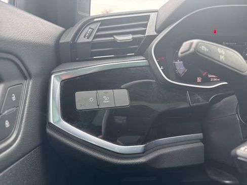 Used 2023 Audi Q3 2.0T Premium image 18