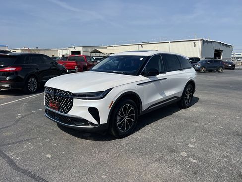 New 2026 Lincoln Nautilus Premier w/ Equipment Group 102A image 3