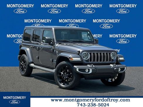 Used 2025 Jeep Wrangler Unlimited Sahara AWD/4WD image 1