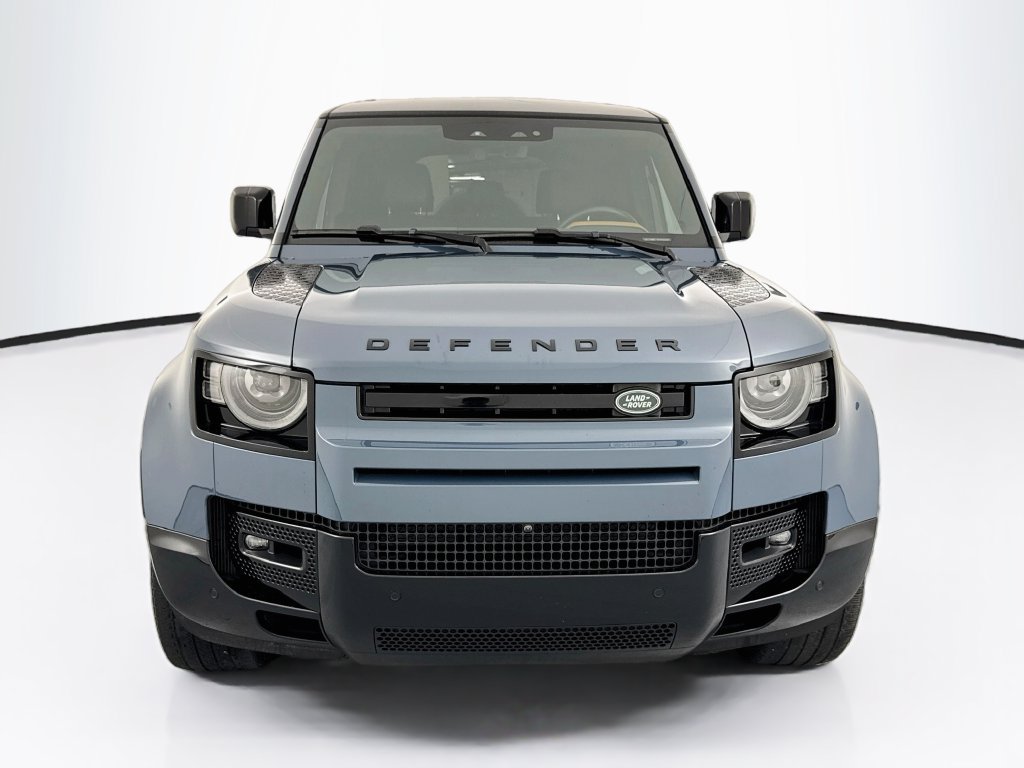 Used 2024 Land Rover Defender 110 X-Dynamic SE AWD/4WD image 2