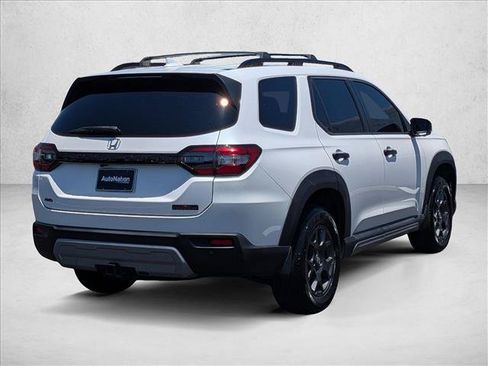 Used 2023 Honda Pilot TrailSport image 5