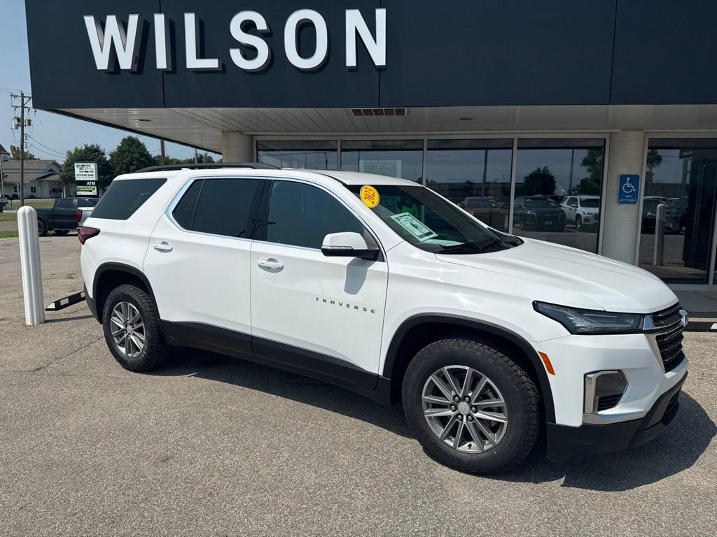 Used 2023 Chevrolet Traverse LT FWD image 1