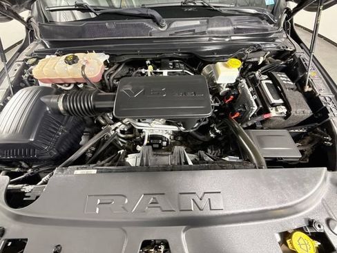Used 2024 RAM 1500 Big Horn AWD/4WD image 29