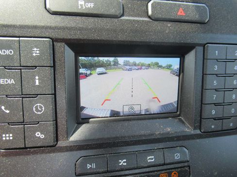 Used 2022 Ford F250 XL w/ Power Equipment Group RWD image 17
