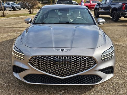 Used 2024 Genesis G70 2.5T image 2