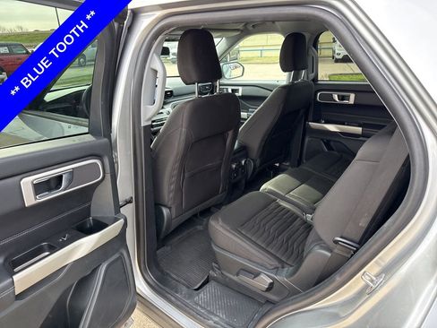 Used 2021 Ford Explorer XLT image 6